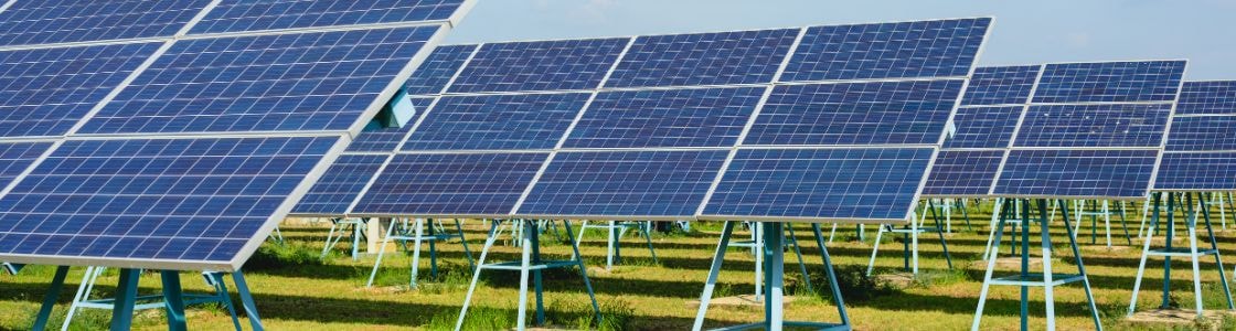 Tecnologia Sustentável (Green Tech): Energias Renováveis e Baterias de Longa Duração